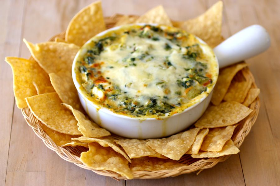 Spinich and Artichoke Dip with chips